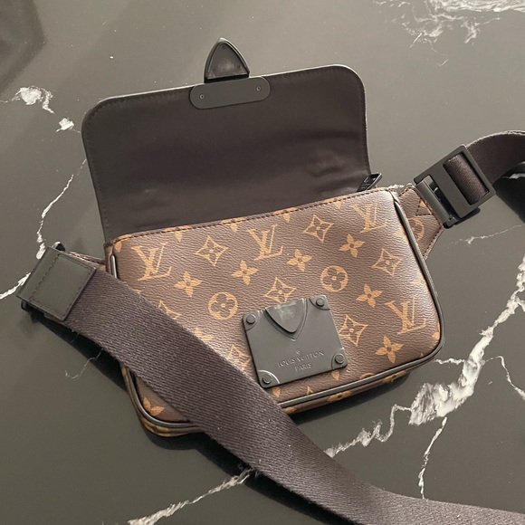 louis vuitton s lock messenger authentic Bag - Picture 4 of 4